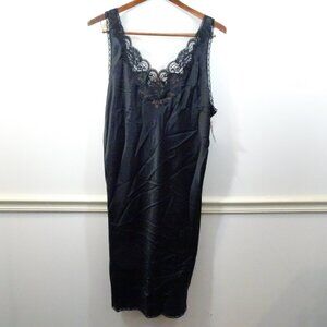 Barbizon Vintage Slip Black Satin Lace Embroidered Flowers NEW Size 1X